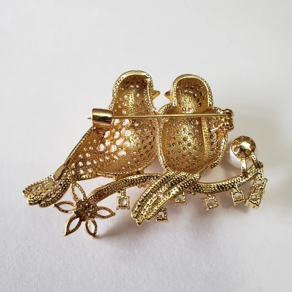 Gold Tone Cultured Pearl Pave Rhinestone Love Birds Brooch - Picture 8 of 8
